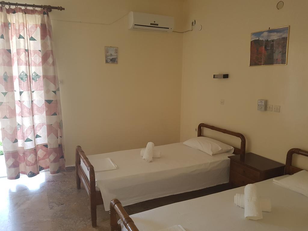 Pansion Marousa Methana Exterior photo