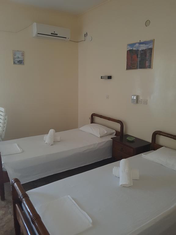 Pansion Marousa Methana Exterior photo
